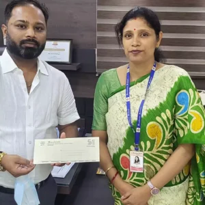 Dr Ankesh get honored by Mam