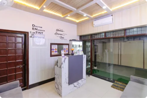 Dental clinic in Mahamoorganj interior view